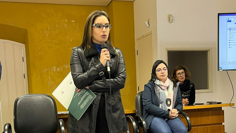Defensora pública Luiza Garcia palestrou em evento alusivo ao Dia Mundial de Combate à Violência contra a Pessoa Idosa