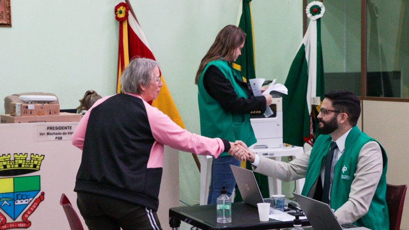 Dezenas de pessoas foram atendidas pelos novos defensores públicos