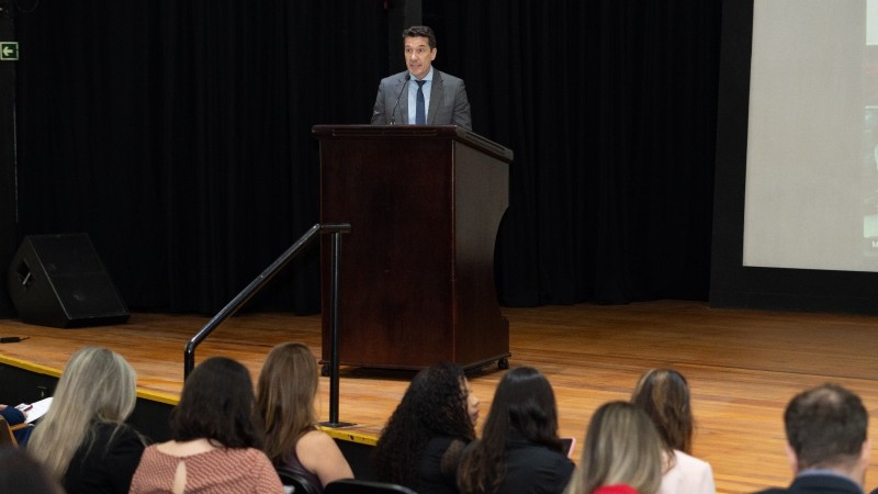 O defensor público-assessor de Gabinete, Gustavo Brunet de Souza, na abertura do Ciclo de Debates sobre o Sistema Socioeducativo