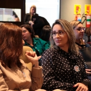  A defensora pública dirigente do NUDECA, Andreia Paz Rodrigues, participou do seminário