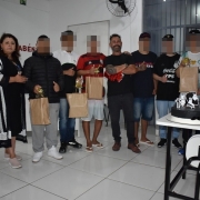 Socioeducandos da FASE finalizaram curso profissionalizante de corte de cabelo e design de barba