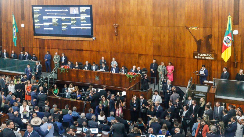 Defensor público-geral acompanha posse da nova Mesa Diretora da Assembleia Legislativa do RS