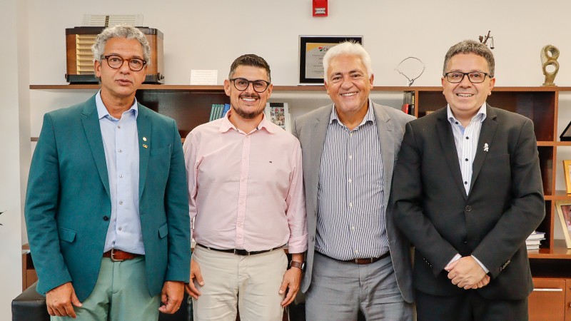 Deputado estadual Frederico Antunes; vice-prefeito de Barra do Quaraí, Mário Guilherme Scapin; prefeito de Quaraí, Jeferson da Silva Pires; e defensor público-geral, Antonio Flávio de Oliveira