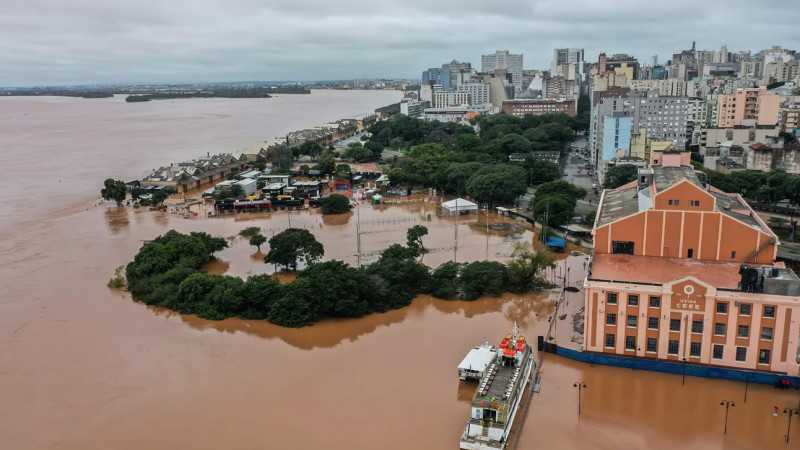 Nível do Guaíba, em Porto Alegre, segue bastante elevado.