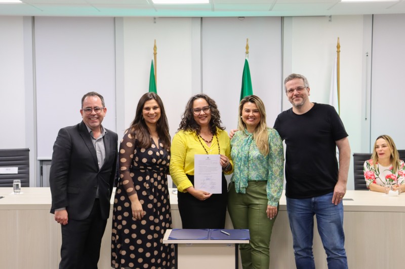 DPGE, Silvia Pinheiro de Brum; dirigentes do NUDEM e NUDECA, Paula Britto Granetto e Paula Simões Dutra de Oliveira; e representantes do Vakinha e SEG.