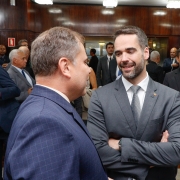 Defensor público-geral Nilton Leonel Arnecke Maria e o governado Eduardo Leite