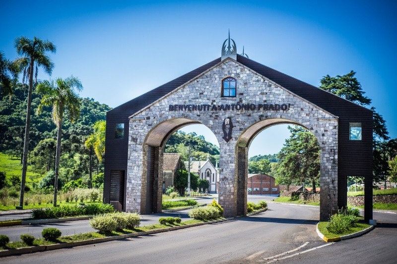 Pórtico da entrada de Antônio Prado.