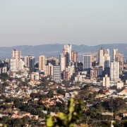 Em visita técnica, a DPE constatou que muitos dos habitantes da ocupação são crianças e idosos.